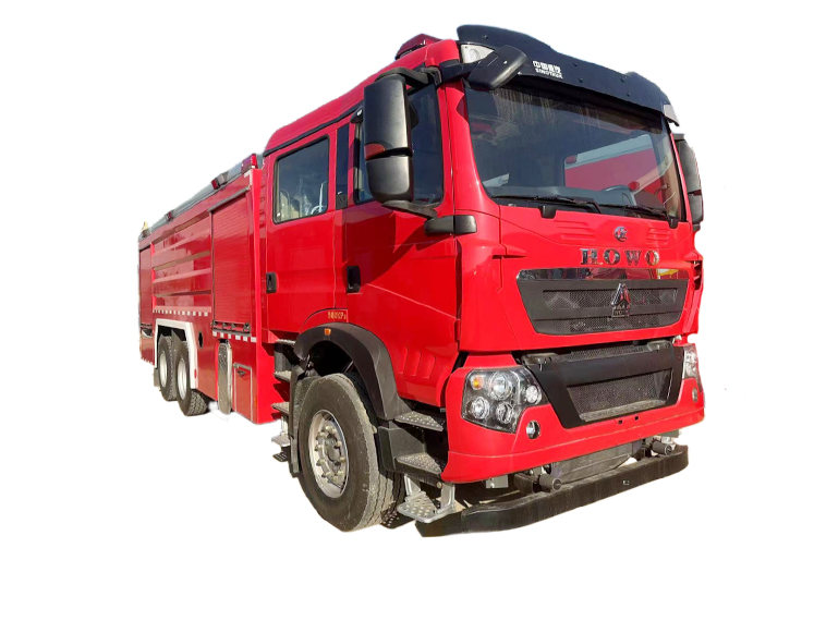 Sinotruk HOWo 18-cubic-meter foam fire engine